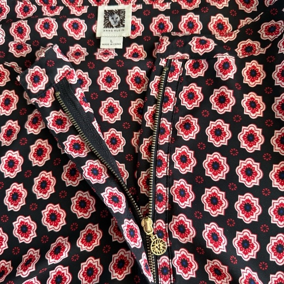 Anne Klein Black and Red Patterned Blouse Size Large - Picture 6 of 6